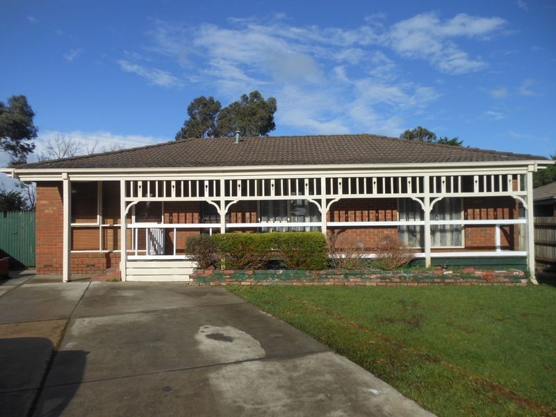 7 Lachlan Close, Cranbourne VIC 3977