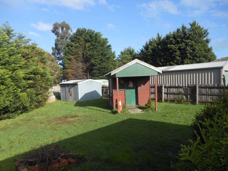 7 Lachlan Close, Cranbourne VIC 3977