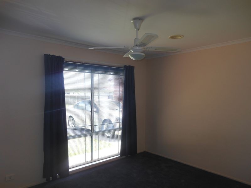 40 Bellarine Drive, Cranbourne VIC 3977