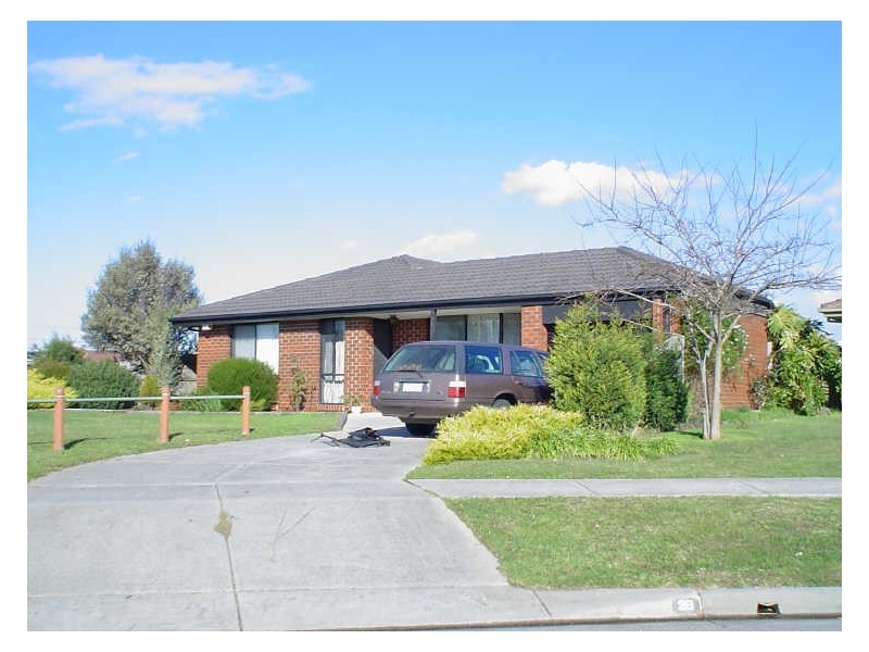 28 Mcguigan Drive, Cranbourne VIC 3977