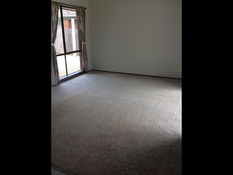 28 Mcguigan Drive, Cranbourne VIC 3977