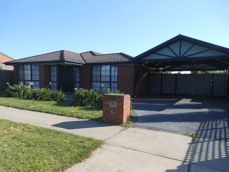 16 Waverly Park Drive, Cranbourne VIC 3977