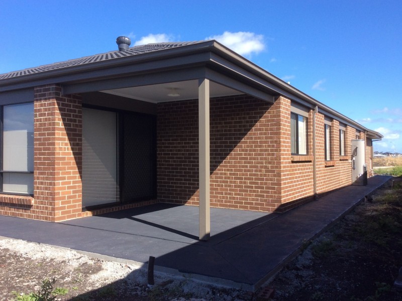 94 Elmslie Drive, Cranbourne East VIC 3977