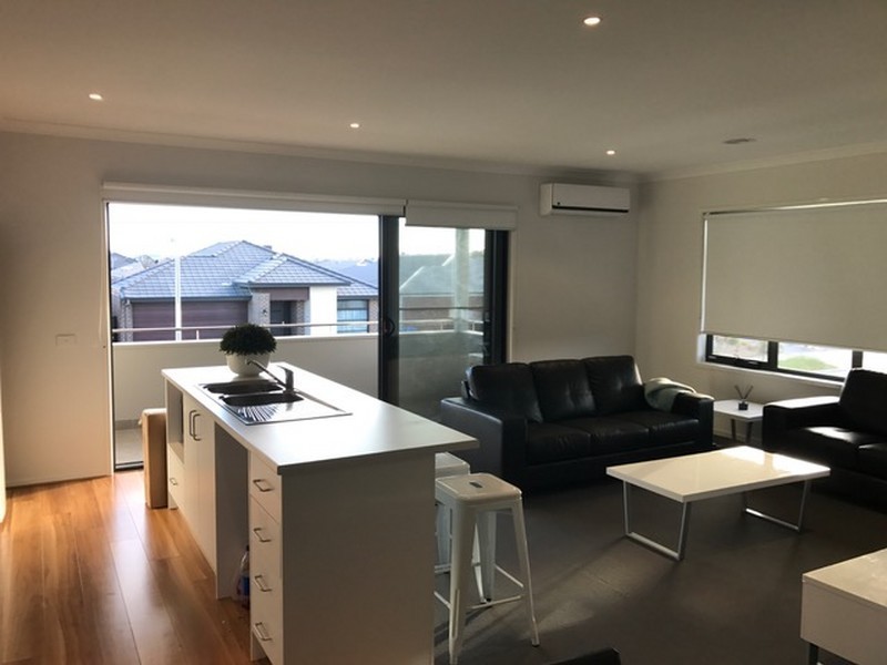 2 Timble way, Clyde North VIC 3978