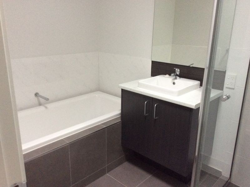 2 Timble way, Clyde North VIC 3978