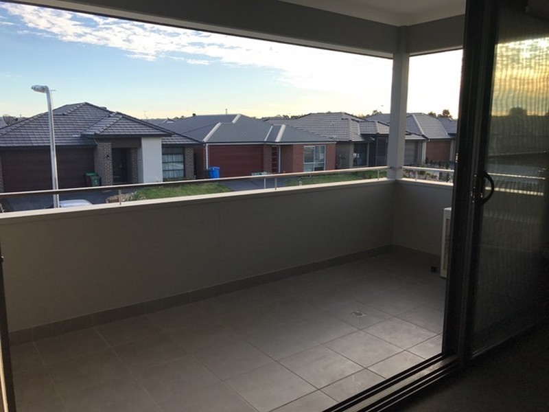2 Timble way, Clyde North VIC 3978
