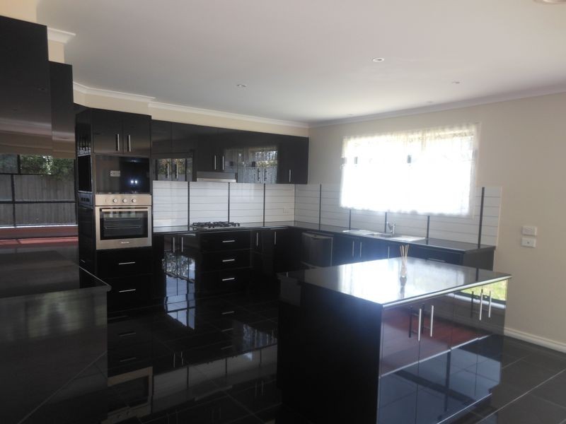 4/21 Elizabeth Street, Cranbourne VIC 3977