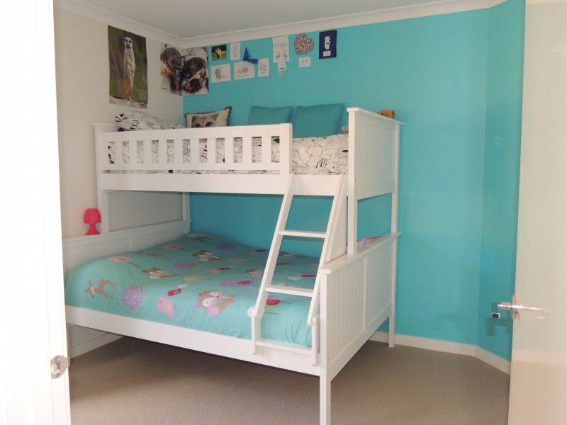 10 Sikes Road, Clyde North VIC 3978