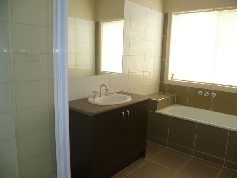 53 Banfield Place, Lyndhurst VIC 3975