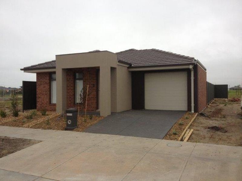 9 Hestia Avenue, Cranbourne VIC 3977