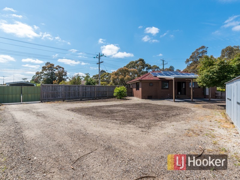 1 Lamont Crescent, Cranbourne VIC 3977