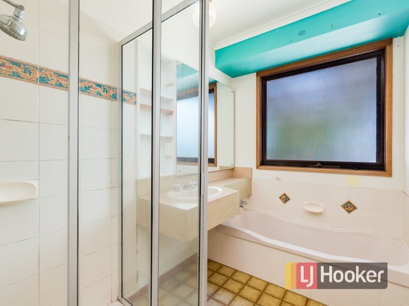 1 Lamont Crescent, Cranbourne VIC 3977