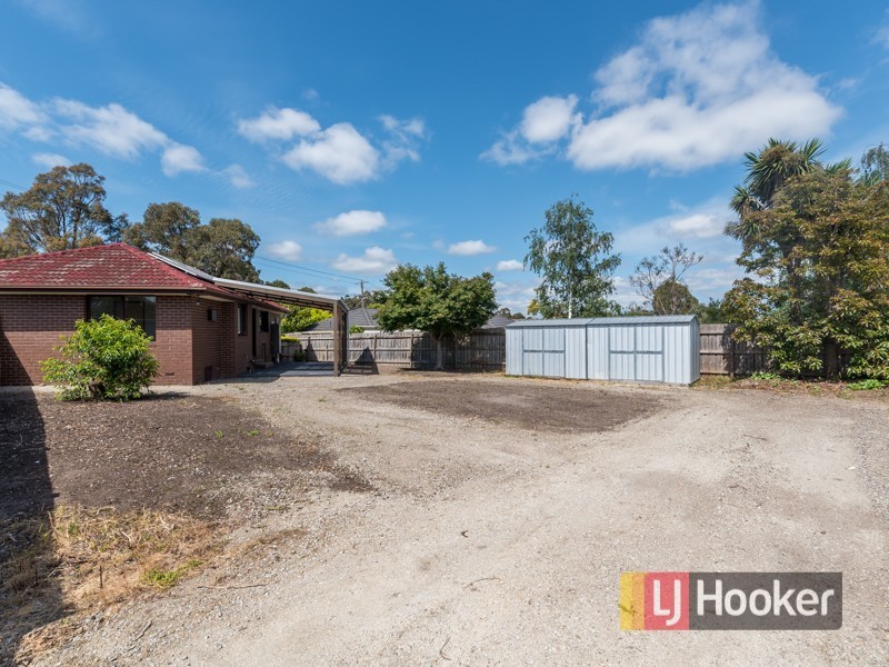 1 Lamont Crescent, Cranbourne VIC 3977