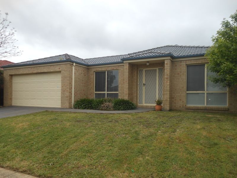 12 Bernborough Avenue, Cranbourne VIC 3977