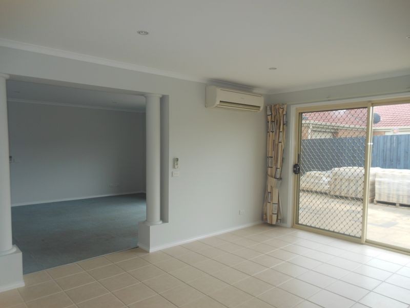12 Bernborough Avenue, Cranbourne VIC 3977