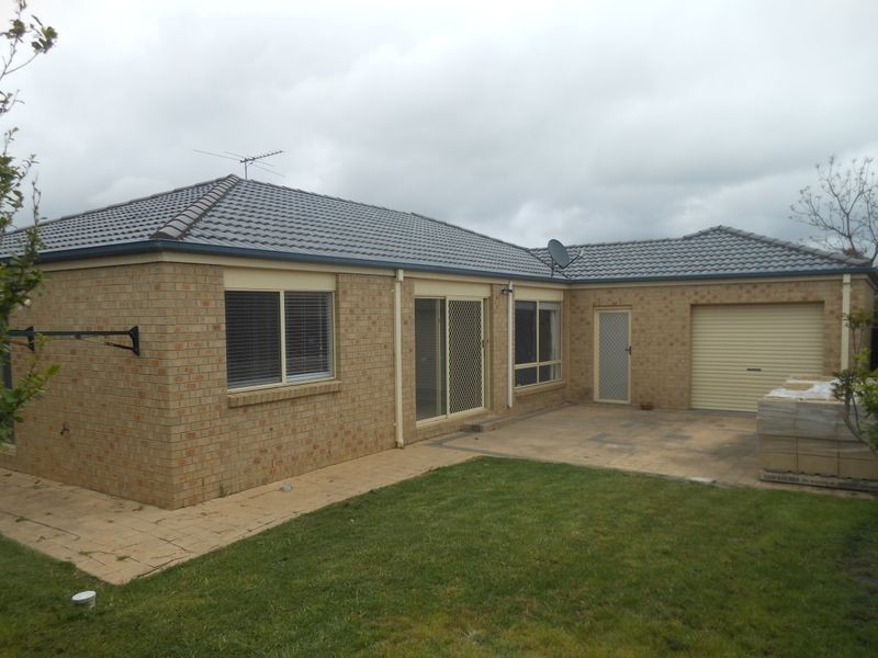 12 Bernborough Avenue, Cranbourne VIC 3977