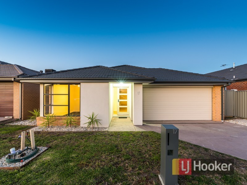 17 Stark Circuit, Cranbourne East VIC 3977