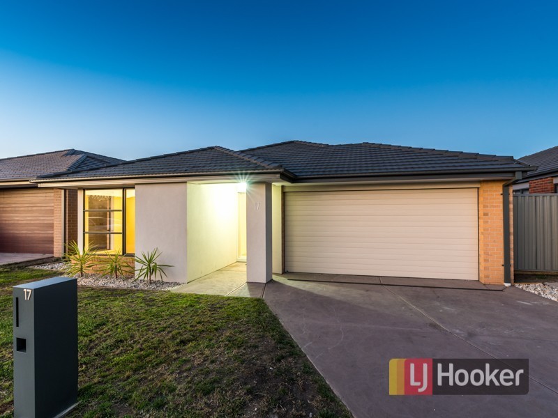 17 Stark Circuit, Cranbourne East VIC 3977