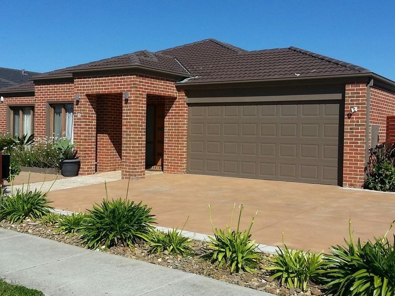 69 Melington Drive, Lyndhurst VIC 3975