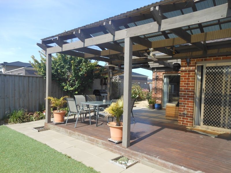 69 Melington Drive, Lyndhurst VIC 3975