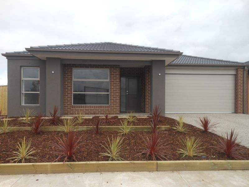 37 Copernicus Circuit, Cranbourne VIC 3977