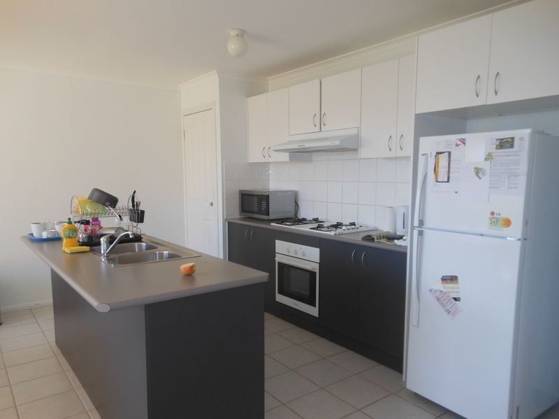 35 Honey Myrtle Way, Cranbourne VIC 3977