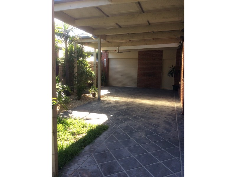 29 Scotsdale Drive, Cranbourne East VIC 3977