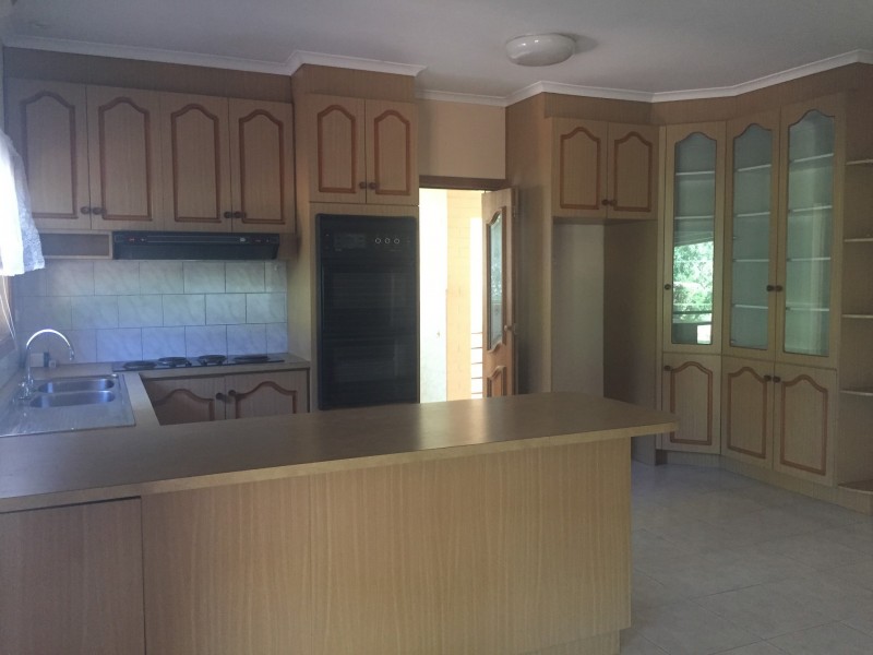 18 Olive Road, Devon Meadows VIC 3977