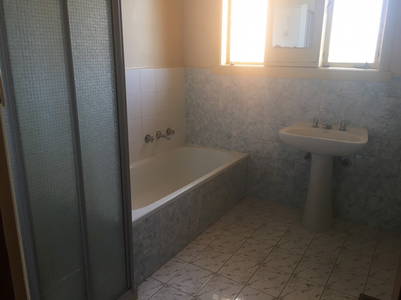 18 Olive Road, Devon Meadows VIC 3977