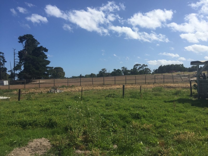 18 Olive Road, Devon Meadows VIC 3977