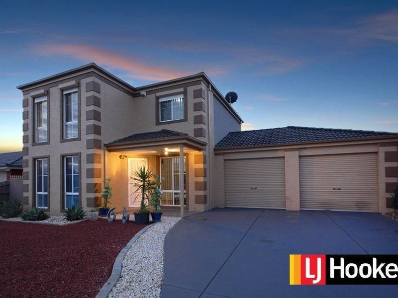 10 Helmsdale Court, Cranbourne VIC 3977