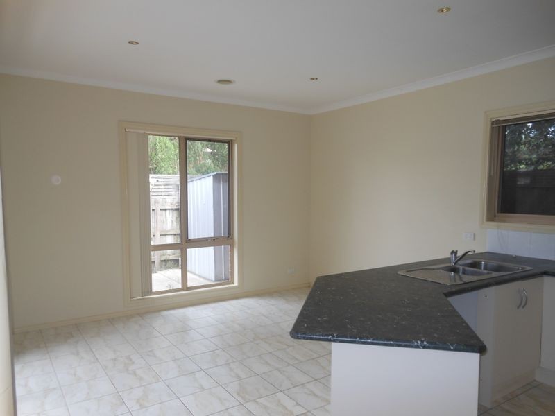 18 Tucker Street, Cranbourne VIC 3977