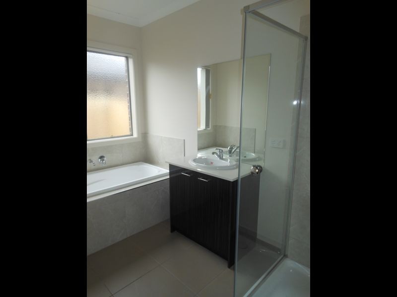 44 Banjo Circuit, Lynbrook VIC 3975