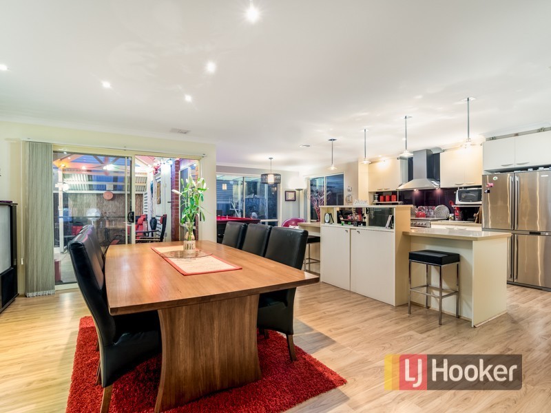 2 Suffolk Court, Cranbourne North VIC 3977
