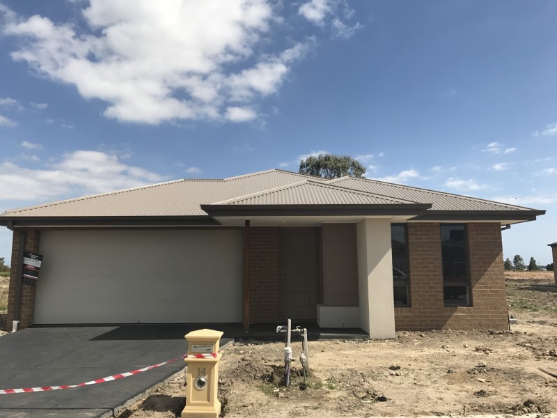 14 Wendy Way, Pakenham VIC 3810