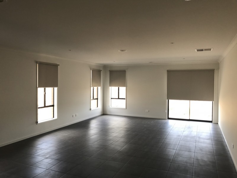 10 Wendy Way, Pakenham VIC 3810