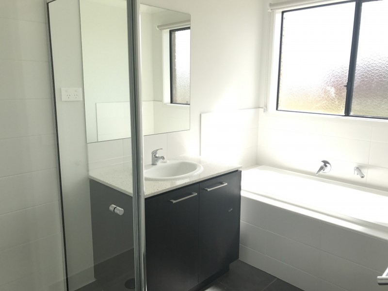 10 Wendy Way, Pakenham VIC 3810