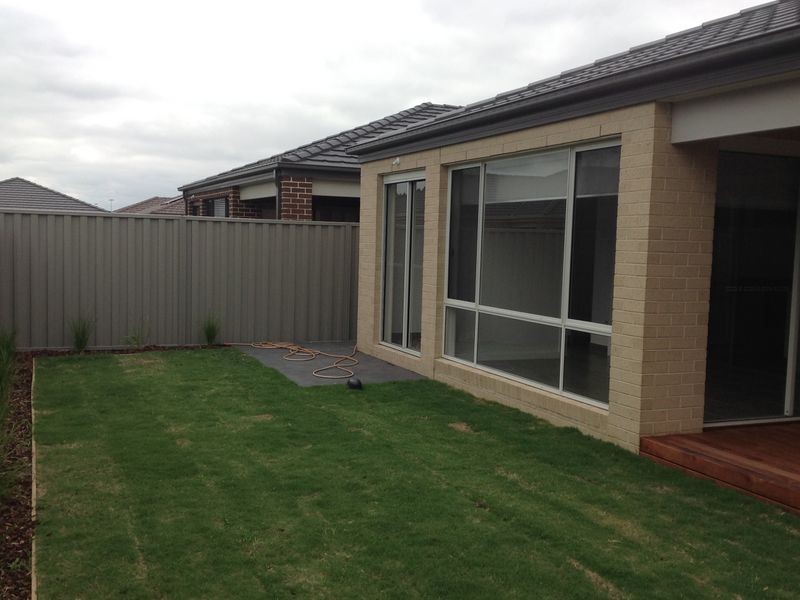 26 MacPherson Circuit, Cranbourne VIC 3977