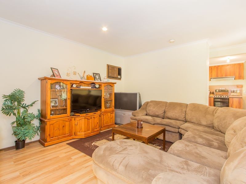 13 Lesdon Avenue, Cranbourne VIC 3977