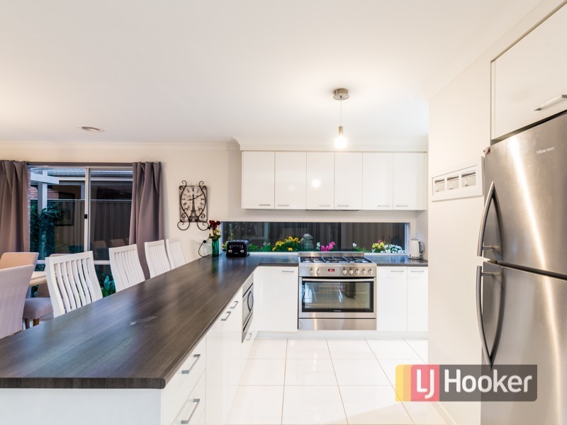 12 Haines Street, Cranbourne East VIC 3977