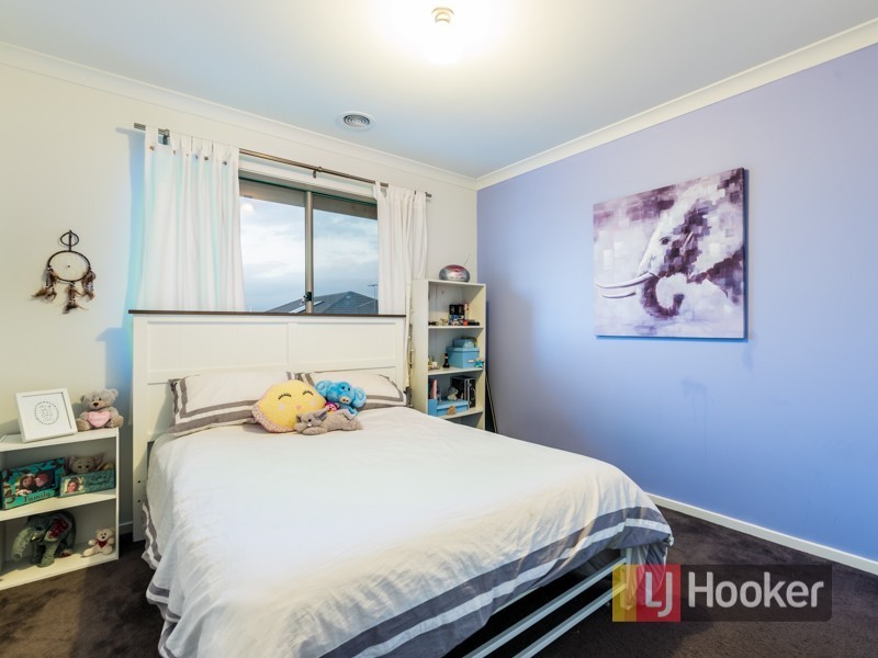 12 Haines Street, Cranbourne East VIC 3977