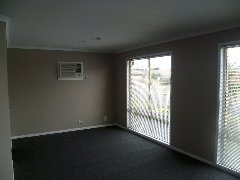 56 Bernborough Ave, Cranbourne VIC 3977