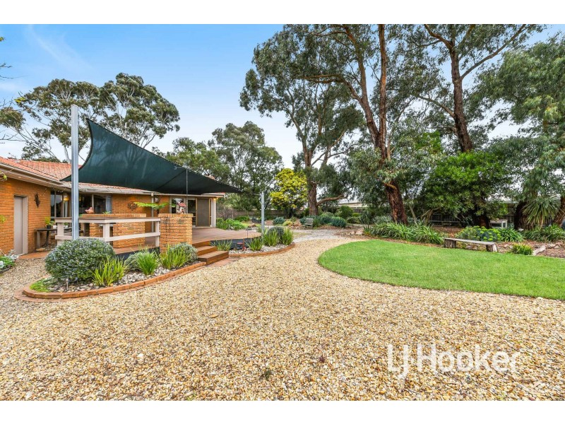 1 Connie Court, Cranbourne VIC 3977