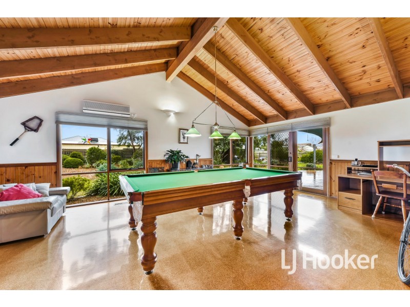 1 Connie Court, Cranbourne VIC 3977