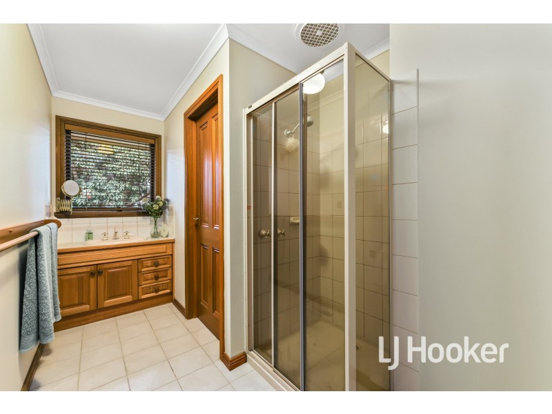 1 Connie Court, Cranbourne VIC 3977