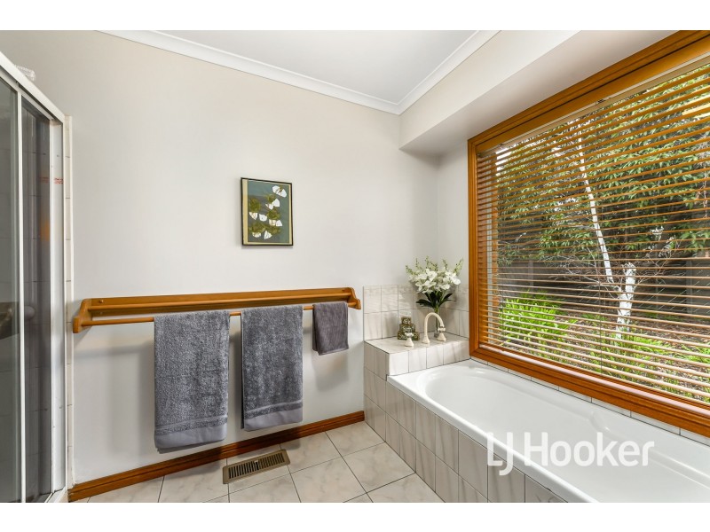 1 Connie Court, Cranbourne VIC 3977