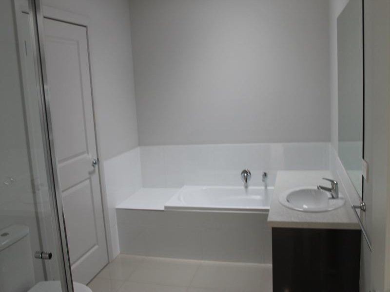 3/36 Codrington Street, Cranbourne VIC 3977