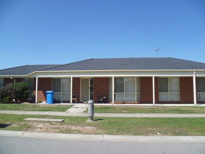 39 Bellbrae Crescent, Cranbourne VIC 3977