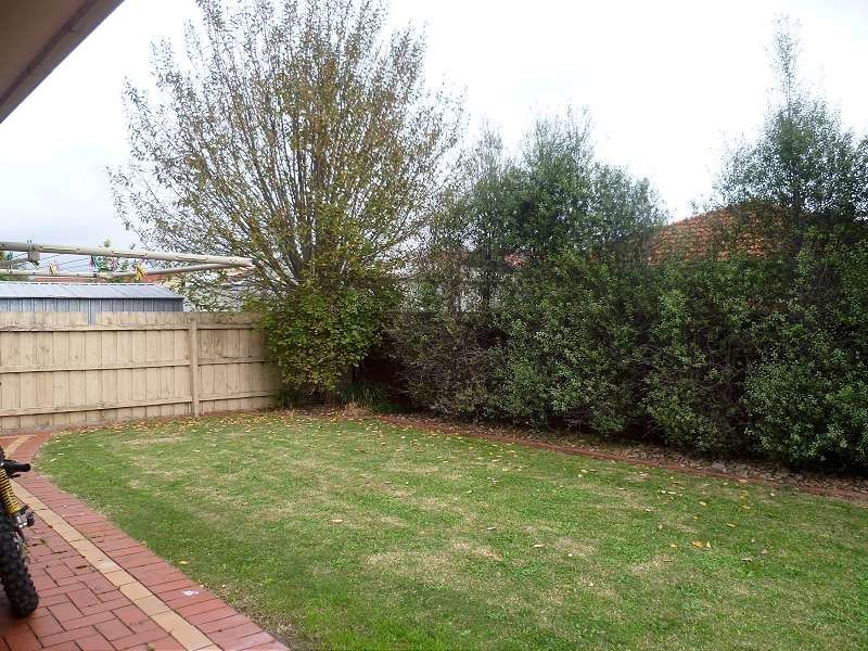 13 Samantha Crescent, Cranbourne VIC 3977