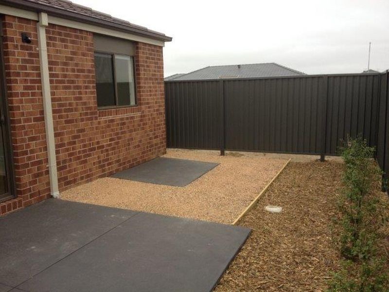 9 Hestia Avenue, Cranbourne VIC 3977